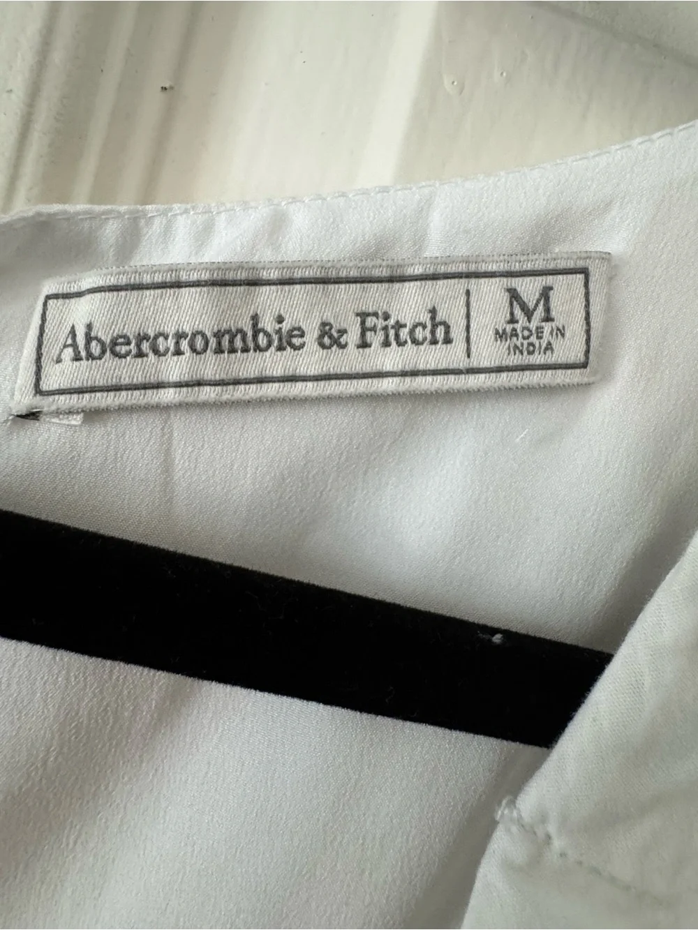Abercrombie & Fitch White Puff Sleeve V‑Neck Mini Dress
